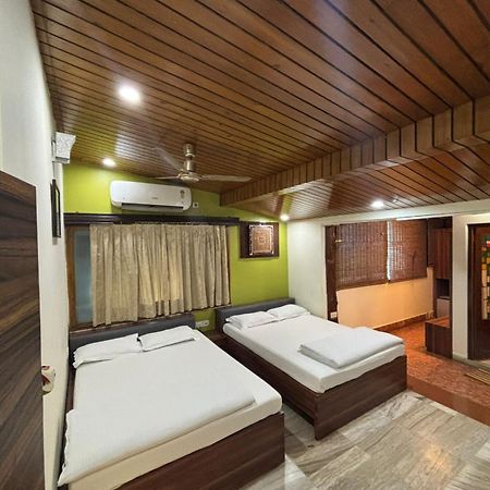 Om Sai Villa Guesthouse Kolkata Exterior photo