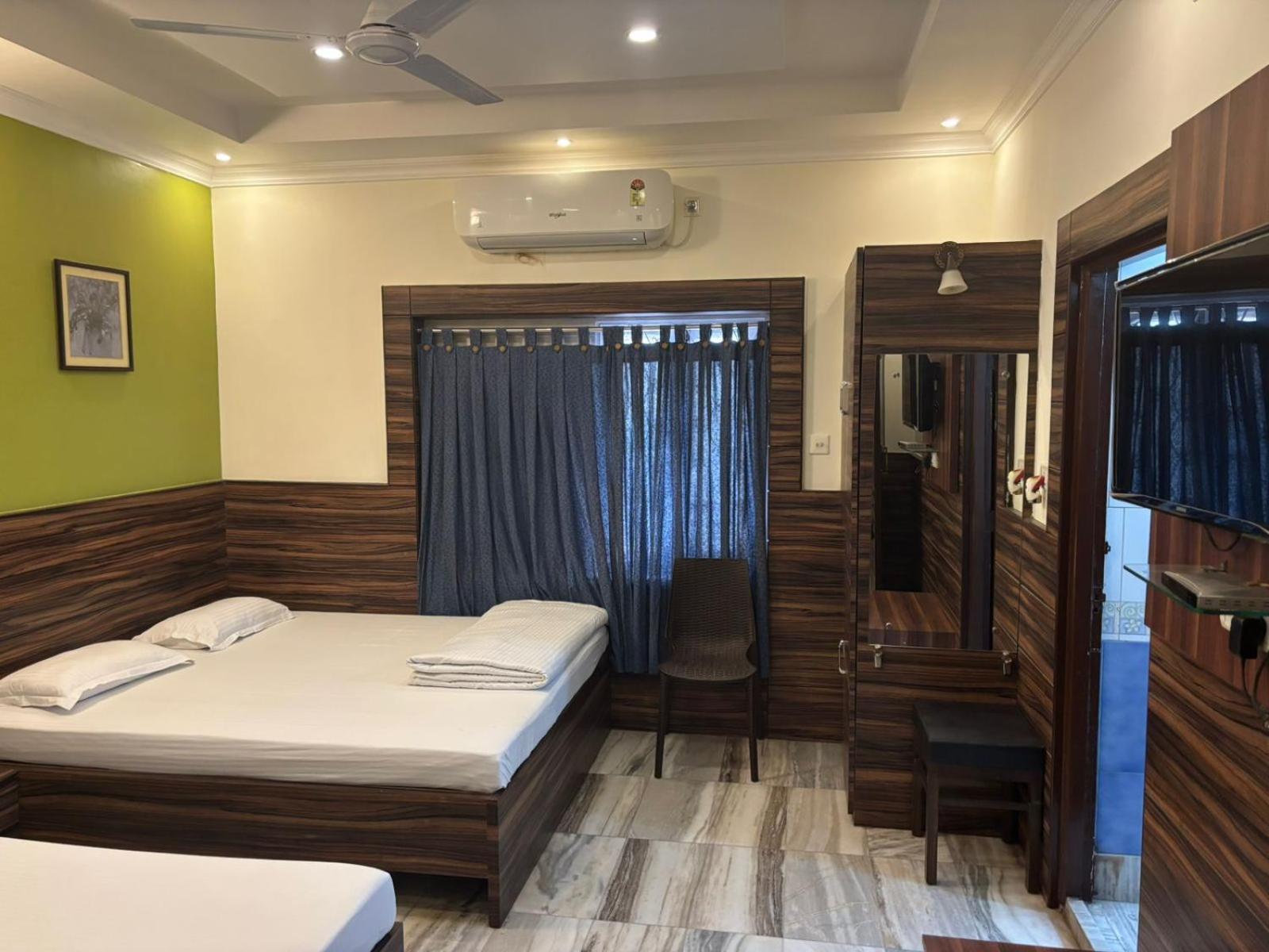 Om Sai Villa Guesthouse Kolkata Exterior photo