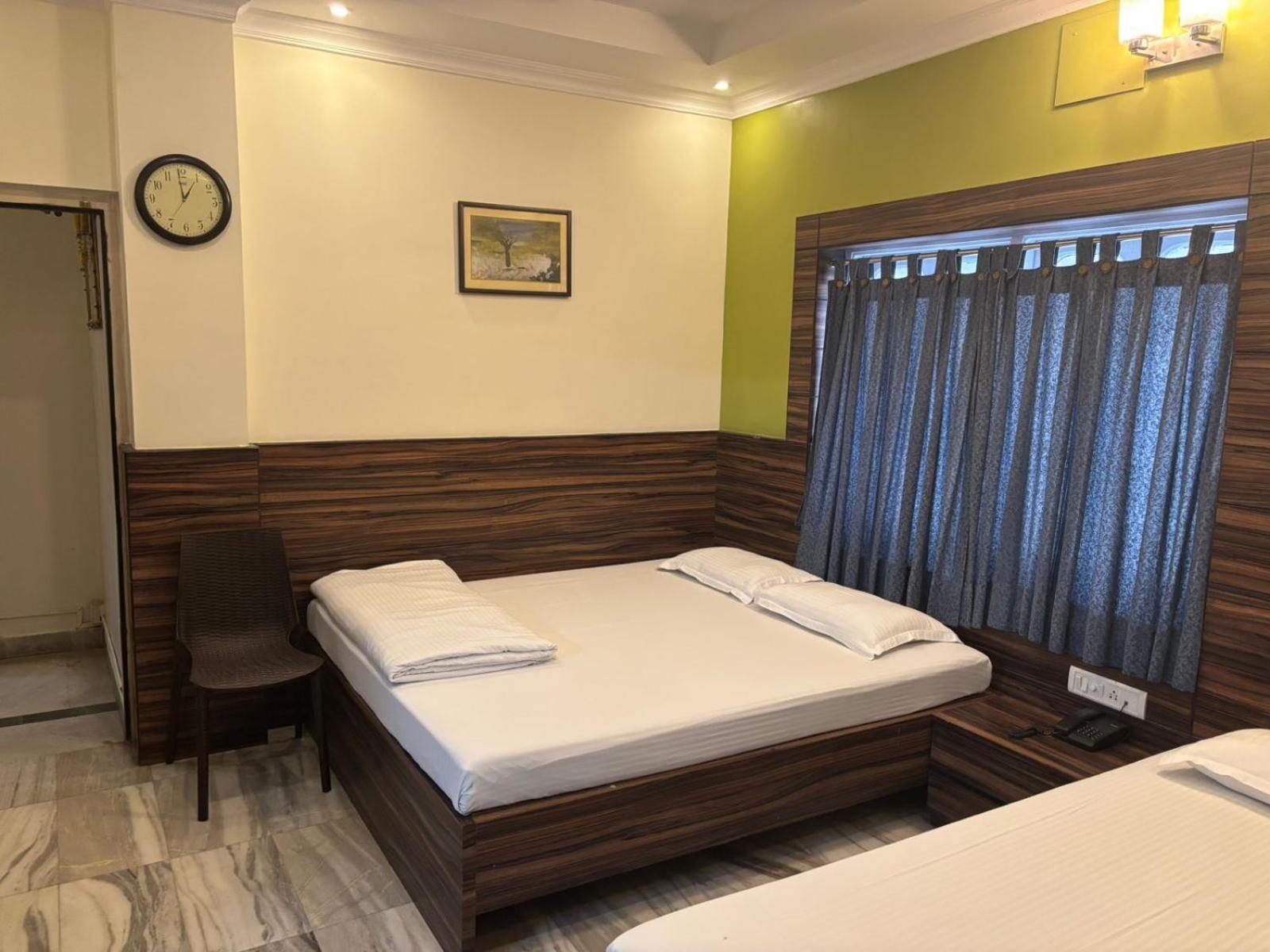 Om Sai Villa Guesthouse Kolkata Exterior photo