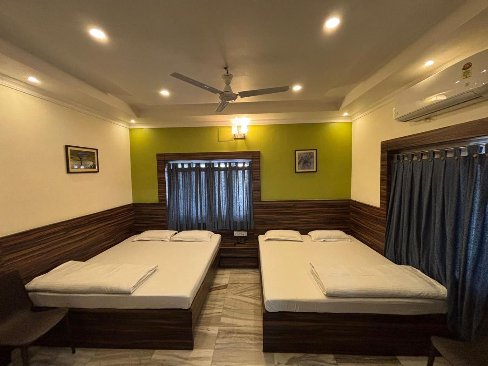 Om Sai Villa Guesthouse Kolkata Exterior photo