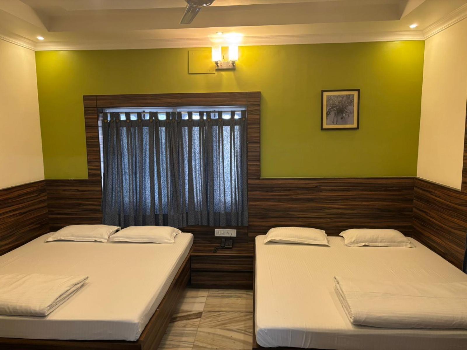 Om Sai Villa Guesthouse Kolkata Exterior photo