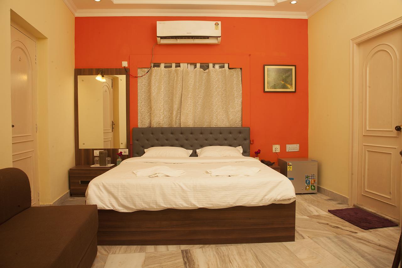 Om Sai Villa Guesthouse Kolkata Exterior photo